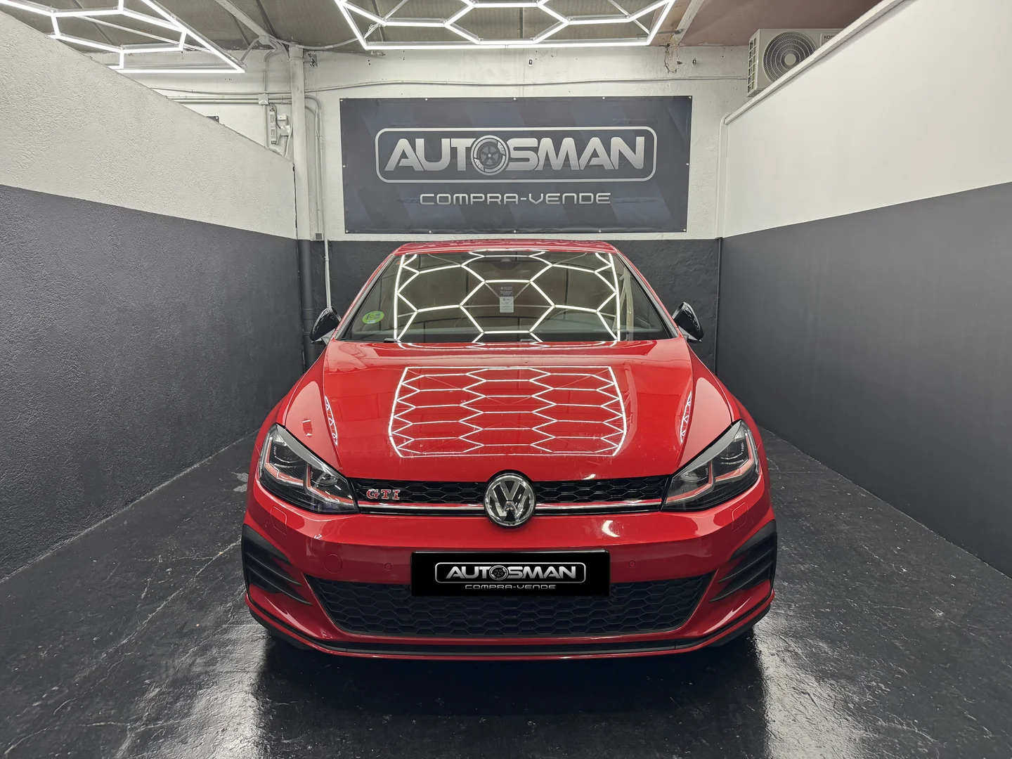 VOLKSWAGEN GOLF GTI Performance  2018 Gasolina Rojo - Interior